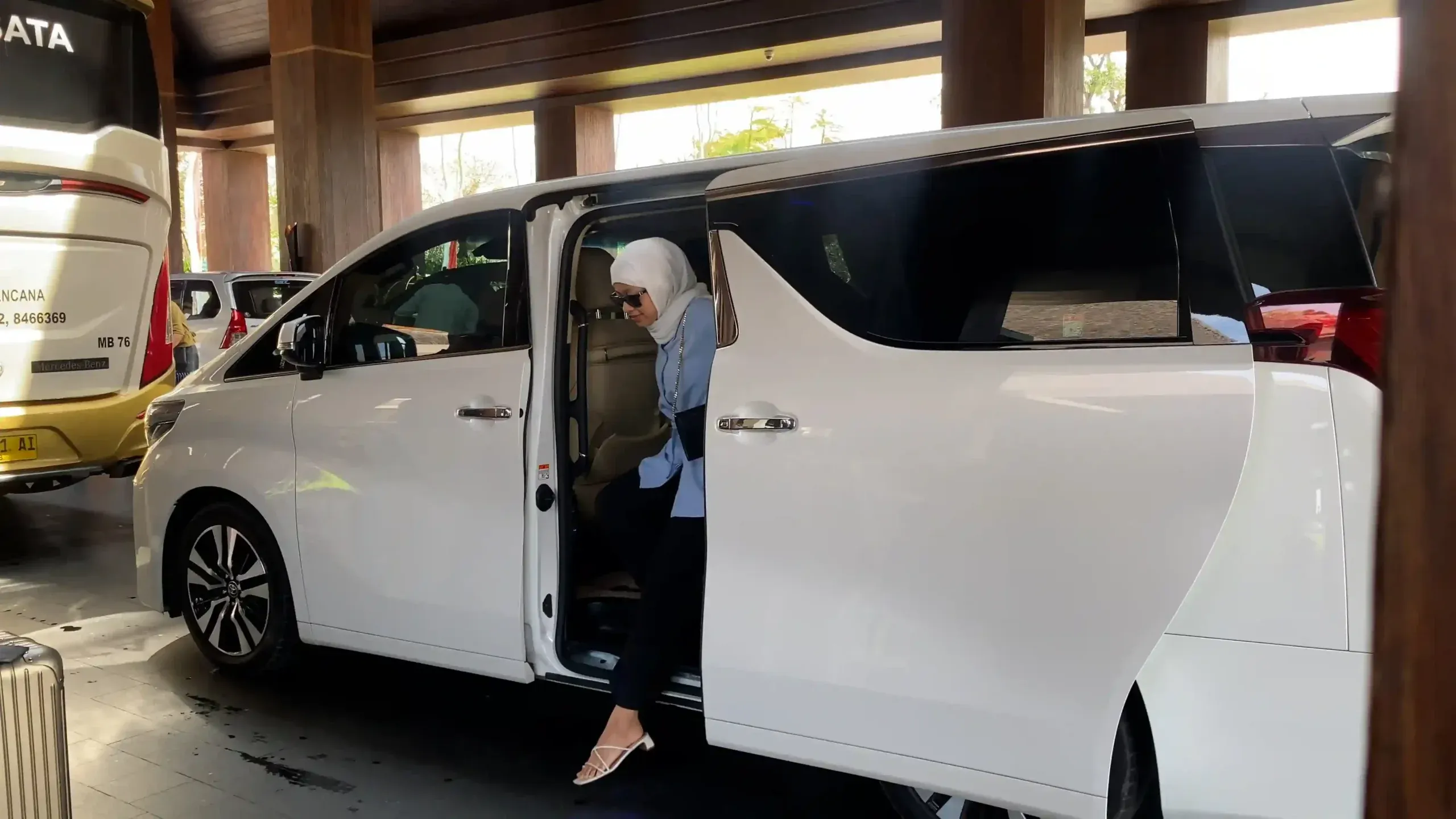 Car Hire & Chauffeur