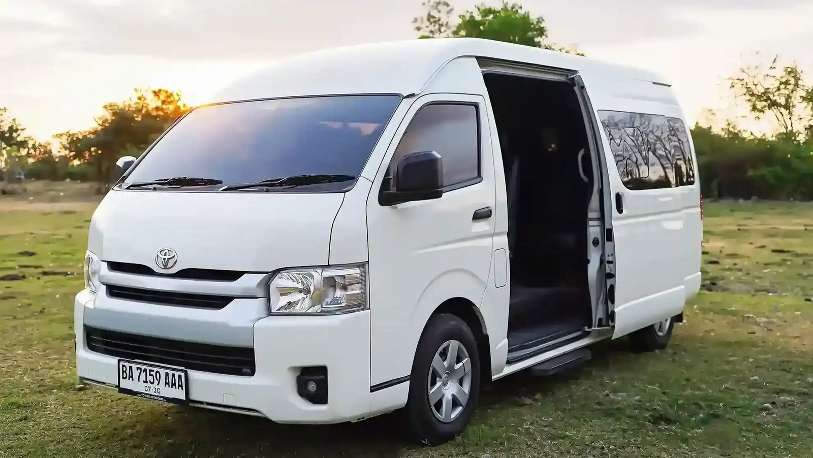 Komodo Airport Transfer Costs for Large Groups in 2027: A Planning Guide
