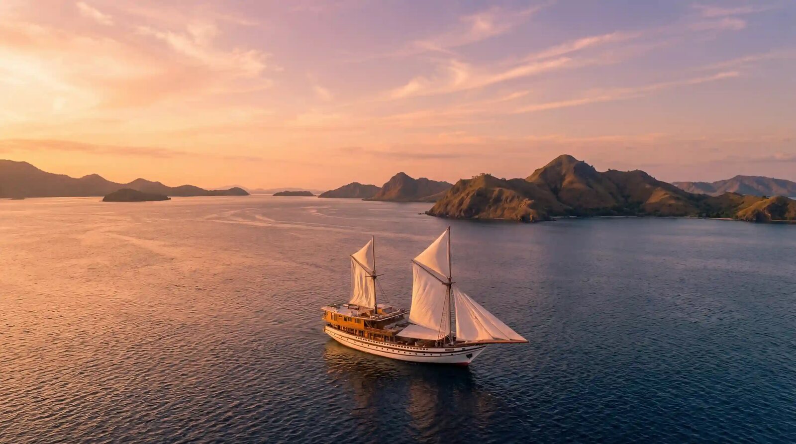 Komodo Airport Transfers: Seasonal Yacht Charter Availability Explained for 2027