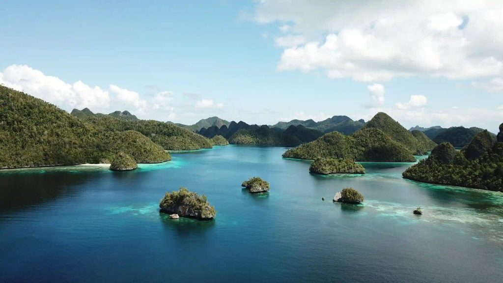Your 2027 Insider Checklist for Airport Transfers and Raja Ampat Charters