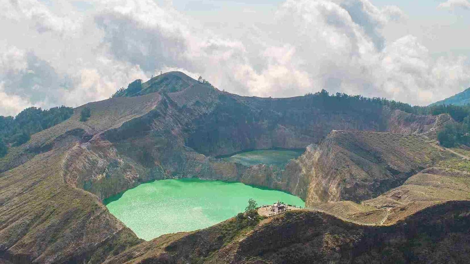 Kelimutu at sunrise