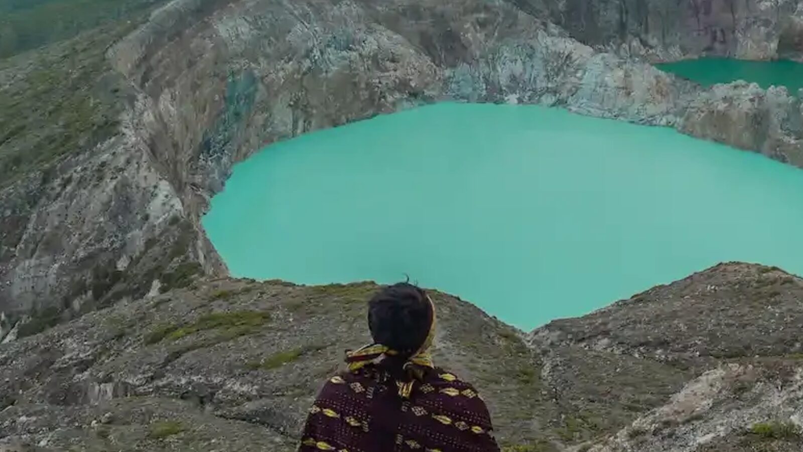 Kelimutu&rsquo;s three lakes